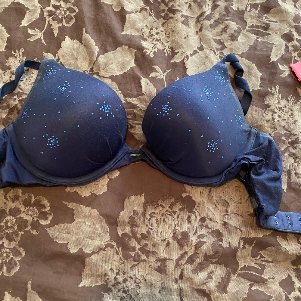 Victoria secret winter edition bra 32D